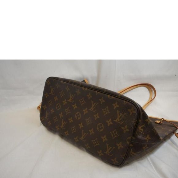 Louis Vuitton Neverfull MM Shoulder Bag - Picture 4 of 6